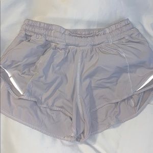 Lululemon Hotty Hot short 2.5 inch